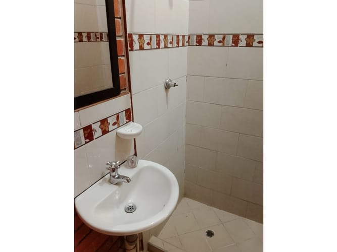 Casa de 10 alcobas en venta en Atanasio Girardot, Cali, 400 m² · foto 8 de 23