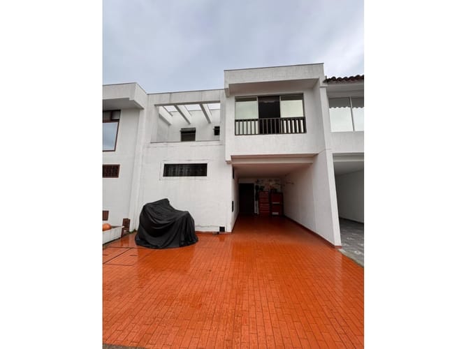 Casa de 4 alcobas en venta en La Hacienda, Cali, 180 m² · foto 2 de 24