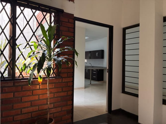 Casa de 9 alcobas en venta en Santa Elena, Cali, 477 m² · foto 2 de 24