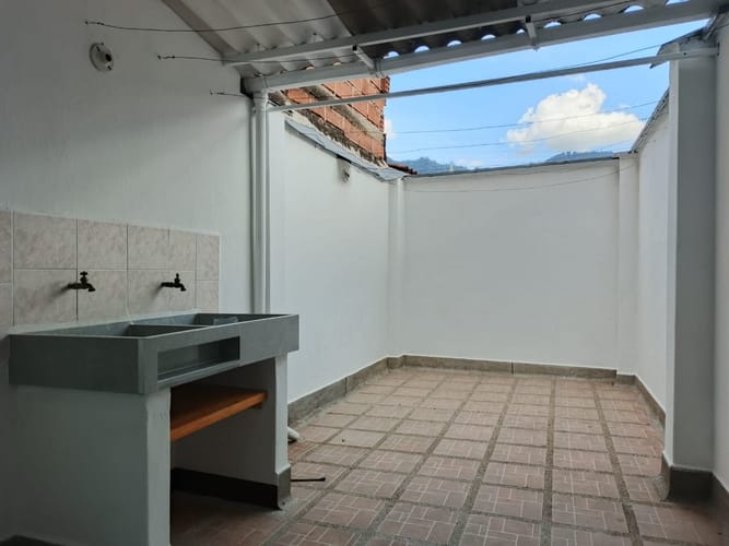 Casa de 3 alcobas en arriendo en Caicedo, Medellín, 110 m² · foto 12 de 18