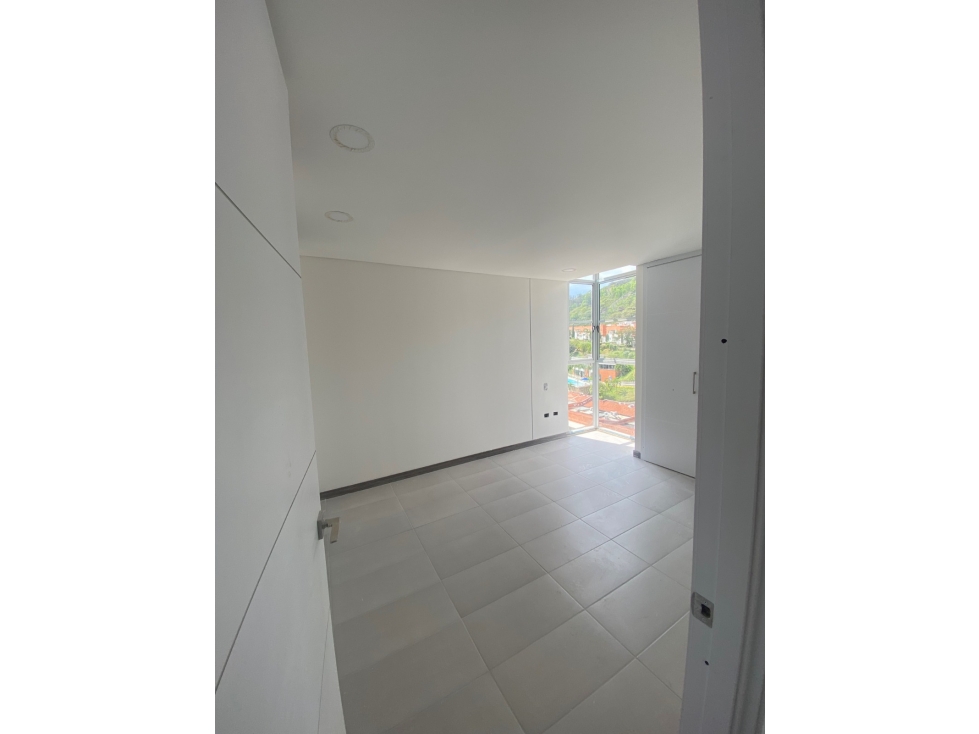 Apartamento en venta en Altos De Guadalupe, Cali · foto 3 de 9