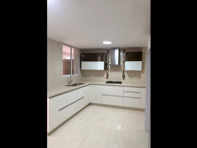 Casa de 4 alcobas en venta en San Joaquin, Cali, 252 m² · foto 2 de 14