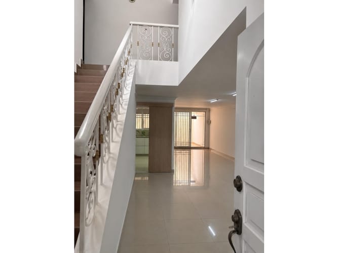 Casa de 4 alcobas en venta en San Joaquin, Cali, 252 m² · foto 4 de 14