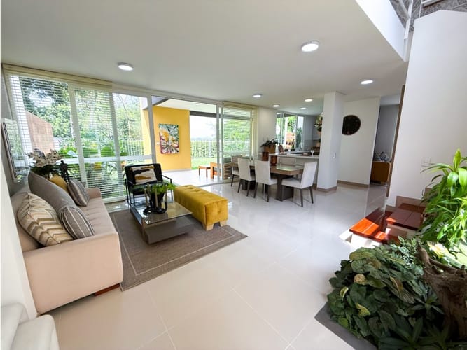 Casa de 4 alcobas en venta en La Castilla, Jamundí, 222 m² · foto 8 de 9