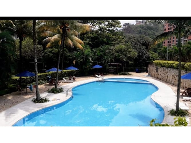 Apartamento de 2 alcobas en venta en Normandia, Cali, 141 m² · foto 8 de 9