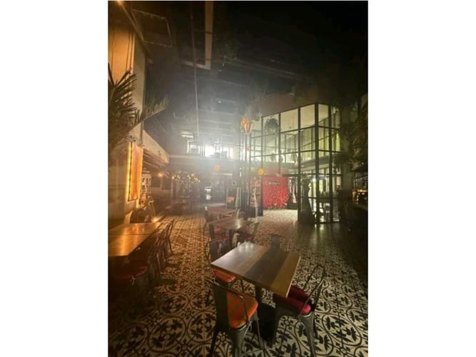 Local en venta en Ciudad Jardin, Cali, 1919 m² · foto 3 de 18