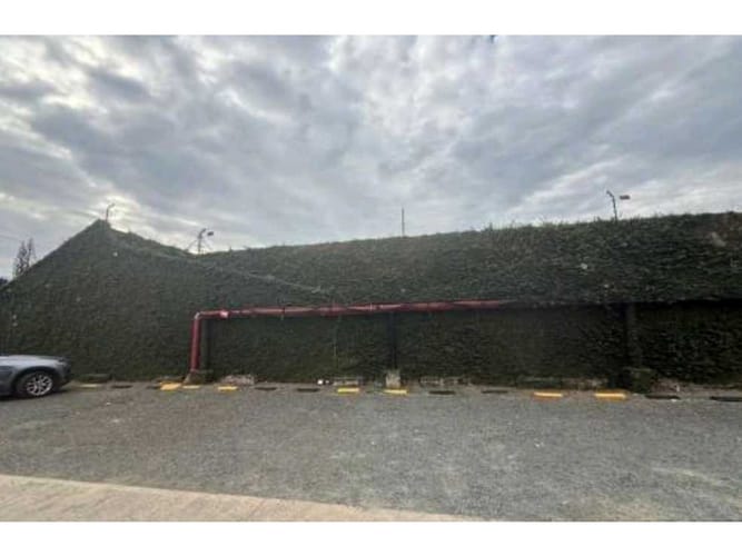 Local en venta en Ciudad Jardin, Cali, 1919 m² · foto 17 de 18