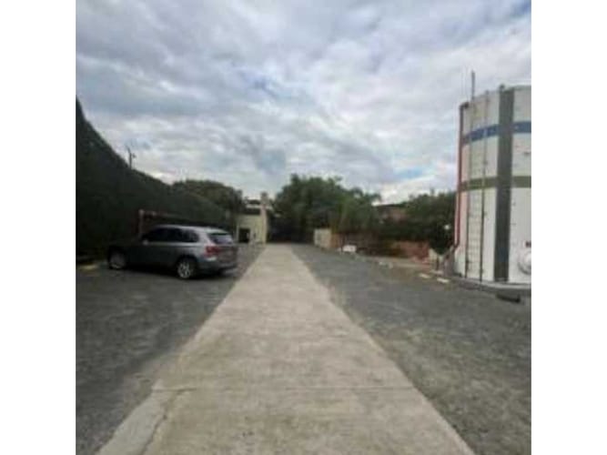 Local en venta en Ciudad Jardin, Cali, 1919 m² · foto 18 de 18
