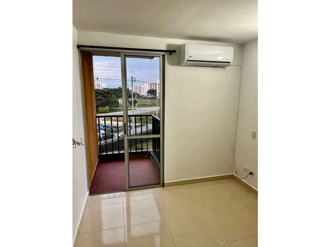 Apartamento de 3 alcobas en venta en Cr. La Arboleda, Jamundí, 58 m² · foto 3 de 23