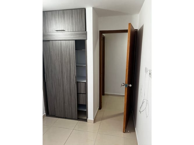 Apartamento de 3 alcobas en venta en Cr. La Arboleda, Jamundí, 58 m² · foto 4 de 23