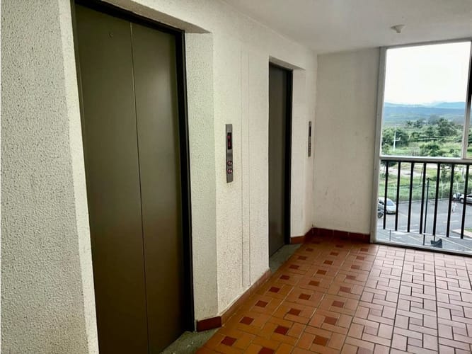 Apartamento de 3 alcobas en venta en Cr. La Arboleda, Jamundí, 58 m² · foto 12 de 23