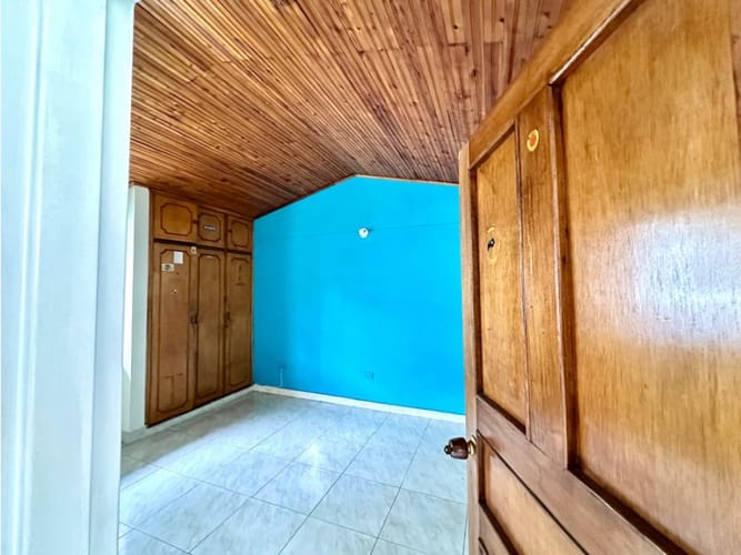 Casa de 5 alcobas en venta en Departamental, Cali, 207 m² · foto 12 de 17