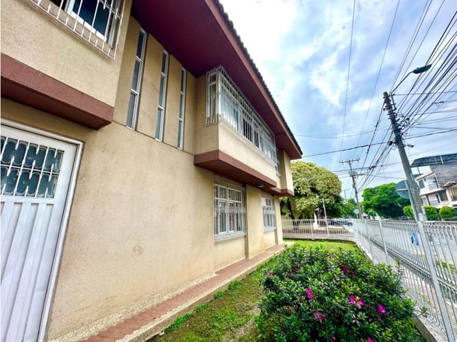 Casa de 5 alcobas en venta en Departamental, Cali, 207 m² · foto 17 de 17