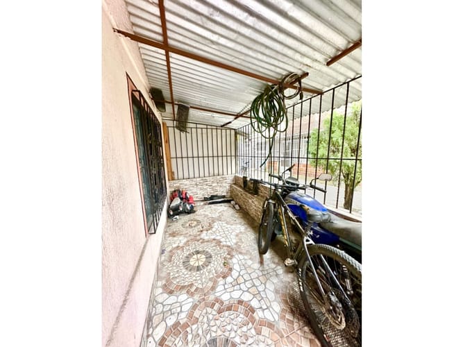 Casa de 8 alcobas en venta en Morichal De Comfandi, Cali, 180 m² · foto 6 de 6