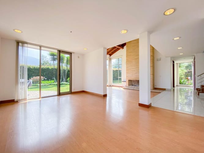 Casa de 4 alcobas en venta en Lagos De Torca, Bogotá, 300 m² · foto 3 de 20