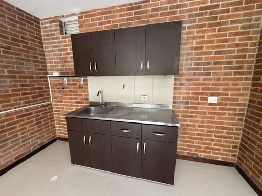 Oficina en arriendo en Loma De San Julian, Medellín, 60 m² · foto 4 de 5
