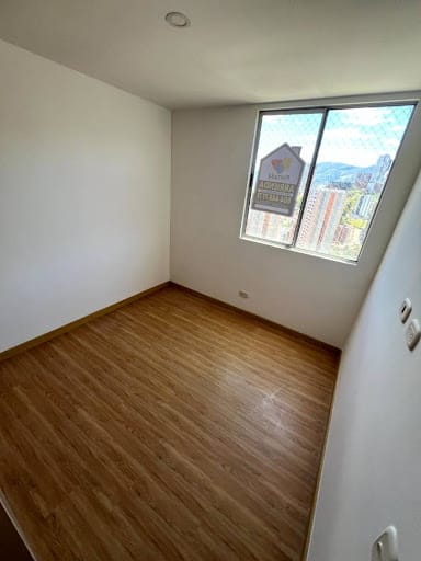 Apartamento de 3 alcobas en arriendo en Loma De San Jose, Sabaneta, 80 m² · foto 5 de 19