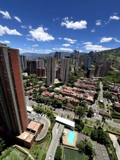 Apartamento de 3 alcobas en arriendo en Loma De San Jose, Sabaneta, 80 m² · foto 14 de 19