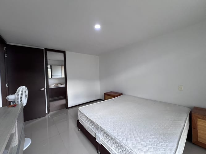Apartamento de 3 alcobas en arriendo en El Poblado, Medellín, 132 m² · foto 12 de 16