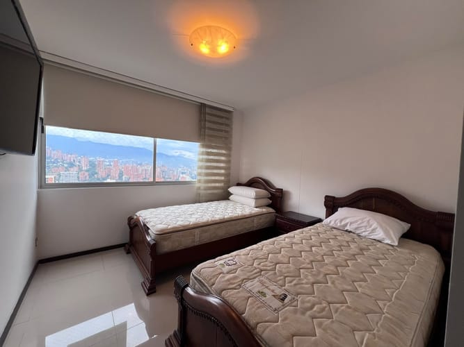 Apartamento de 3 alcobas en arriendo en El Poblado, Medellín, 132 m² · foto 13 de 16