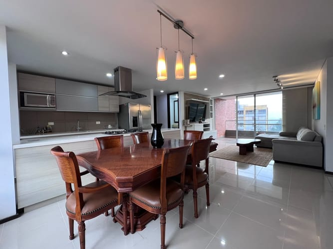 Apartamento de 3 alcobas en arriendo en El Poblado, Medellín, 132 m² · foto 6 de 16