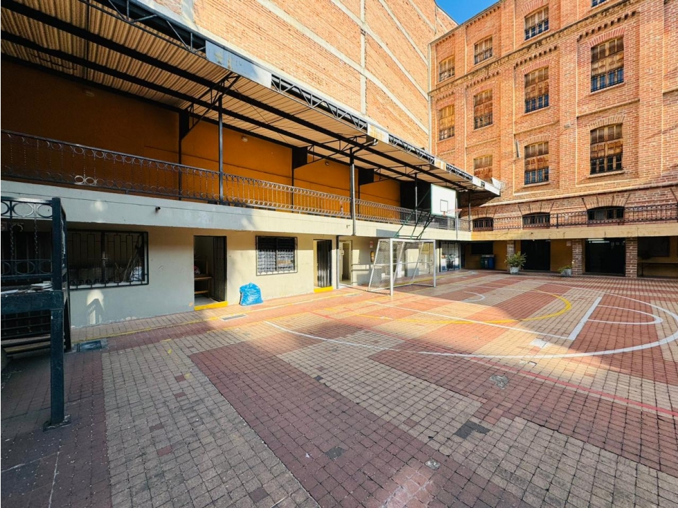 8BR Building in La candelaria (1550 m²) for Sale - 2