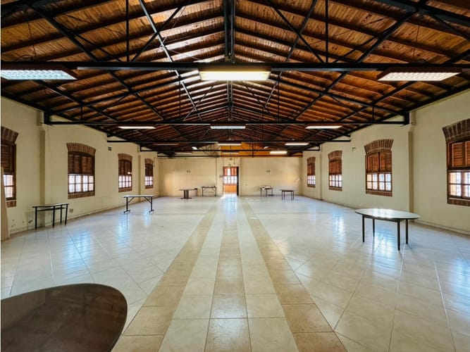 Edificio en venta en Estacion Villa, Medellín, 1550 m² · foto 8 de 24