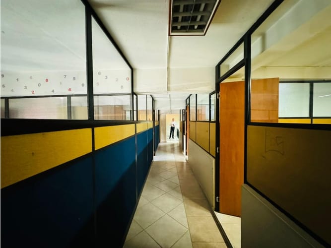 Edificio en venta en Estacion Villa, Medellín, 1550 m² · foto 9 de 24