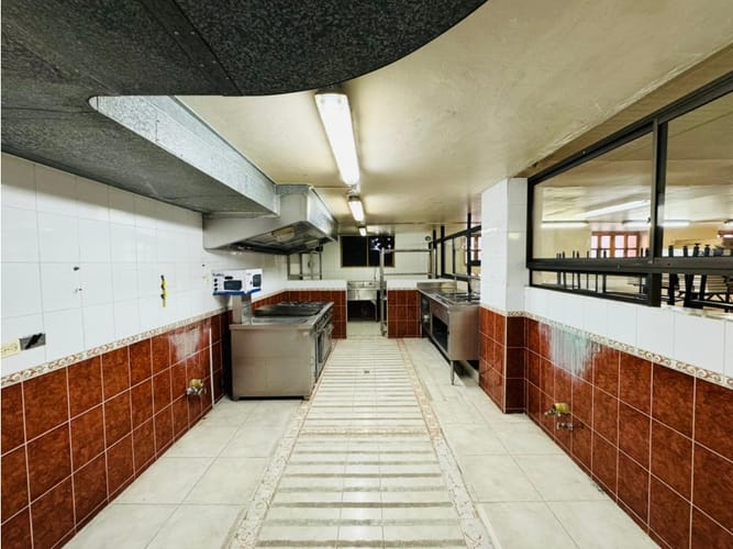 Edificio en venta en Estacion Villa, Medellín, 1550 m² · foto 11 de 24