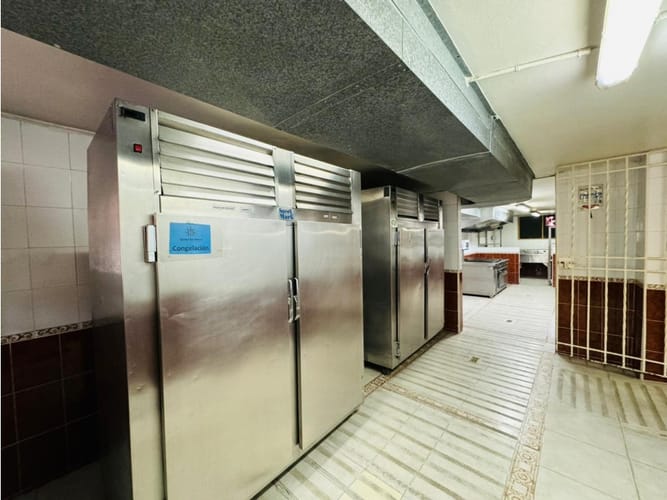 Edificio en venta en Estacion Villa, Medellín, 1550 m² · foto 13 de 24