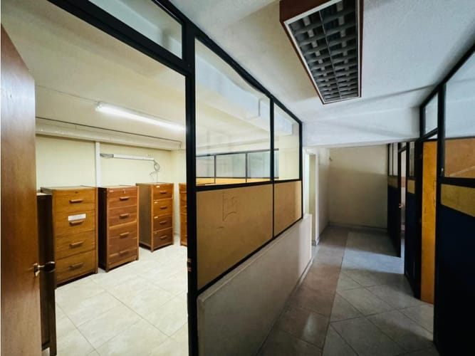 Edificio en venta en Estacion Villa, Medellín, 1550 m² · foto 18 de 24