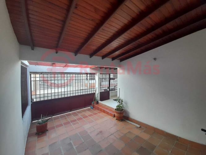 Casa en venta en Prados Del Norte, Cúcuta · foto 4 de 13