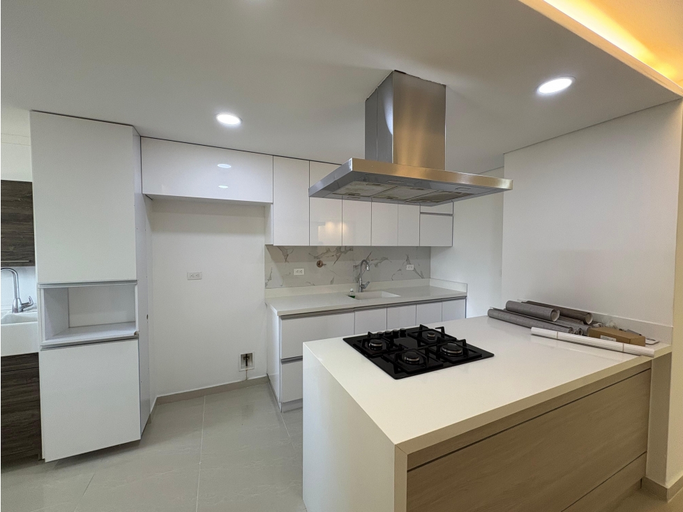 Apartamento en arriendo en Belén, Medellín · foto 3 de 13