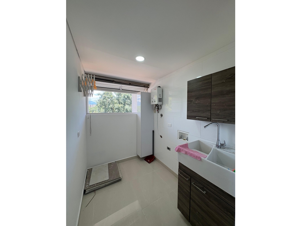 Apartamento en arriendo en Belén, Medellín · foto 5 de 13