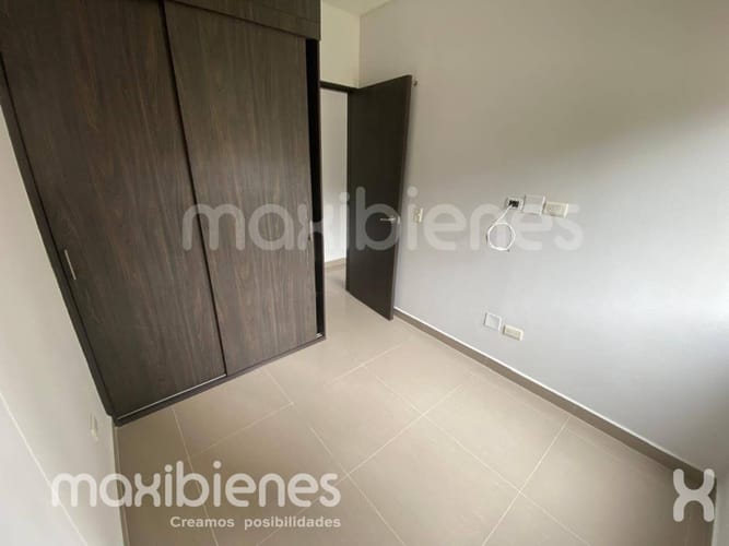 Apartamento de 3 alcobas en arriendo en La Navarra, Bello, 70 m² · foto 2 de 16