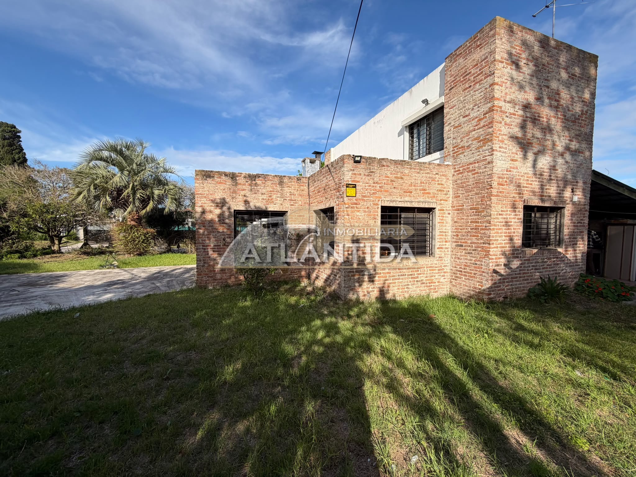 Alquiler Anual Casa De Dos Plantas En Lagomar, 3 Dormitorios Y 2 Baños. Inm. Atlántida · Foto 2