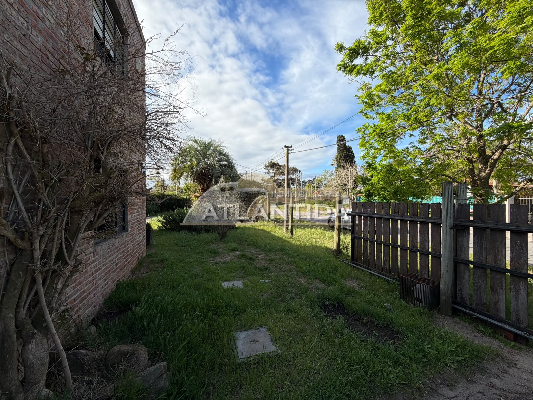 Alquiler Anual Casa De Dos Plantas En Lagomar, 3 Dormitorios Y 2 Baños. Inm. Atlántida · Foto 3