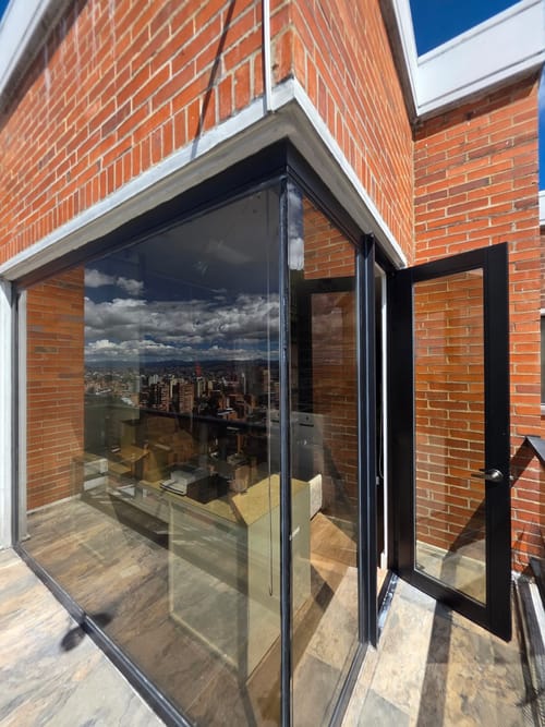 Apartamento de 3 alcobas en venta en Los Rosales, Bogotá, 370 m² · foto 8 de 24