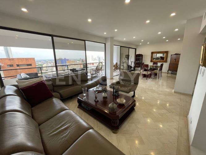 Apartamento de 3 alcobas en venta en Juanambu, Cali, 240 m² · foto 1 de 20