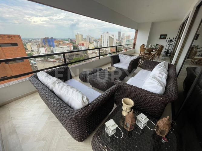 Apartamento de 3 alcobas en venta en Juanambu, Cali, 240 m² · foto 2 de 20