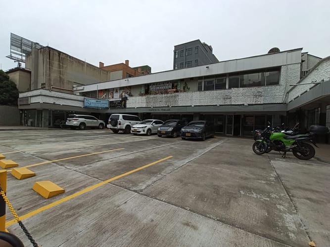 Local en arriendo en El Poblado, Medellín, 180 m² · foto 2 de 17