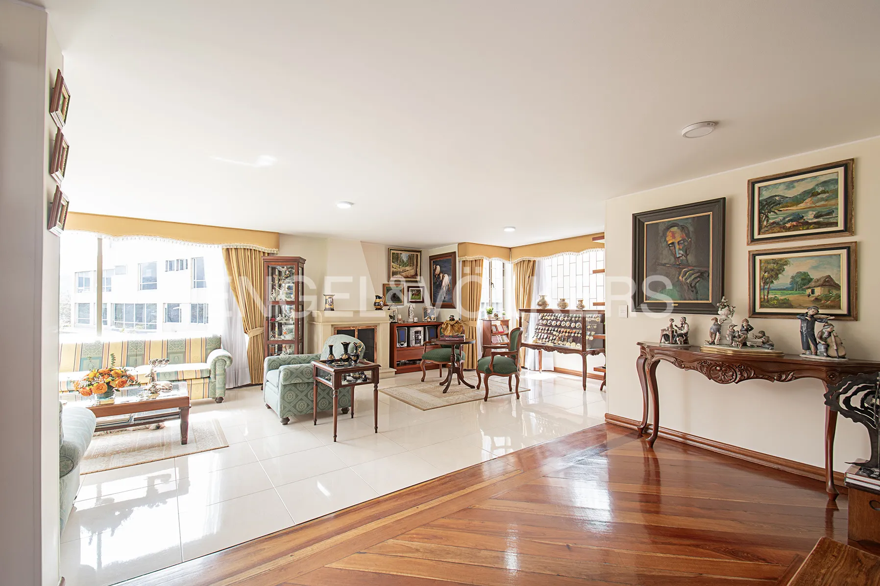 Casa en venta en Cerros De Suba, Bogotá · foto 3 de 19