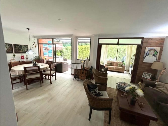 Casa de 4 alcobas en venta en Cumbres, Envigado, 146 m² · foto 3 de 14