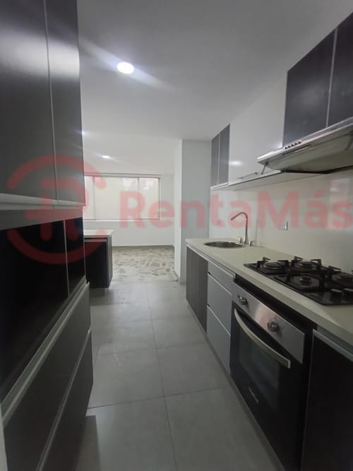 Apartamento de 4 alcobas en arriendo en Patios Centro, Los Patios, 129 m² · foto 10 de 24