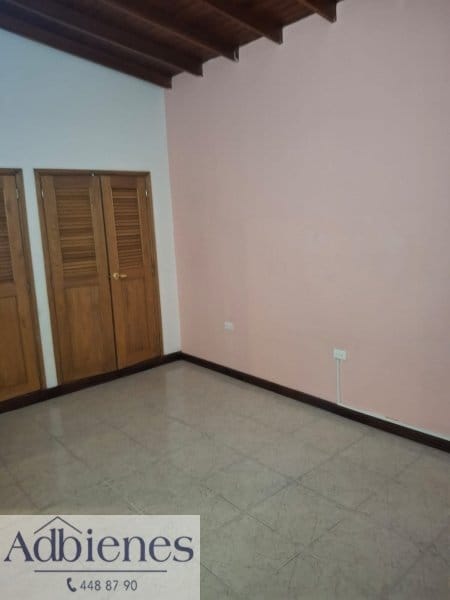 Casa de 6 alcobas en arriendo en San Joaquin, Medellín, 250 m² · foto 12 de 24