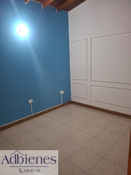 Casa de 6 alcobas en arriendo en San Joaquin, Medellín, 250 m² · foto 13 de 24
