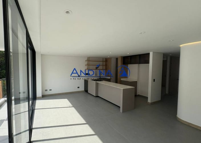 Apartamento de 3 alcobas en venta en La Castellana, Medellín, 112 m² · foto 2 de 15