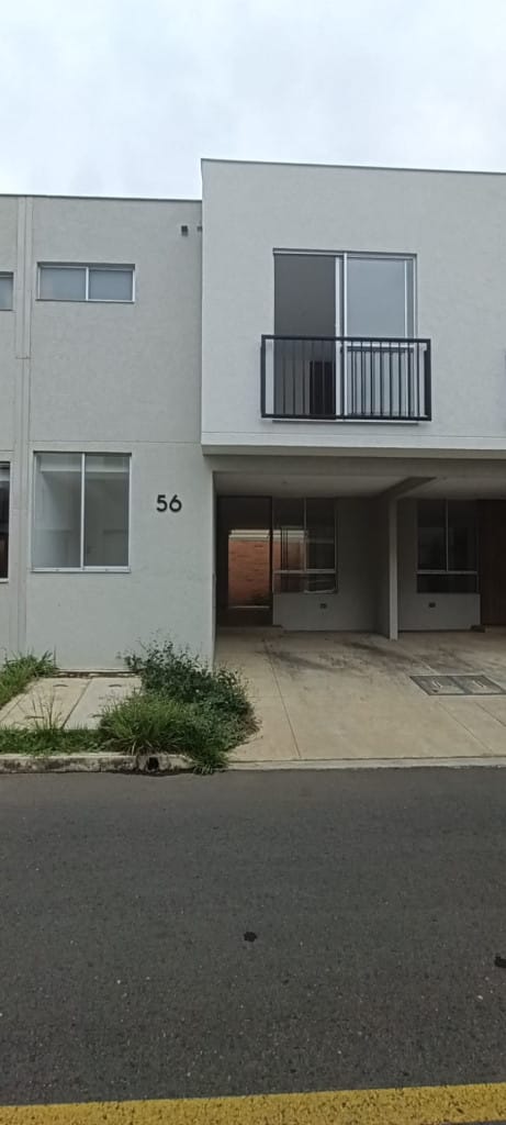 Casa de 3 alcobas en arriendo en Ciudad Country, Jamundí, 100 m² · foto 2 de 24