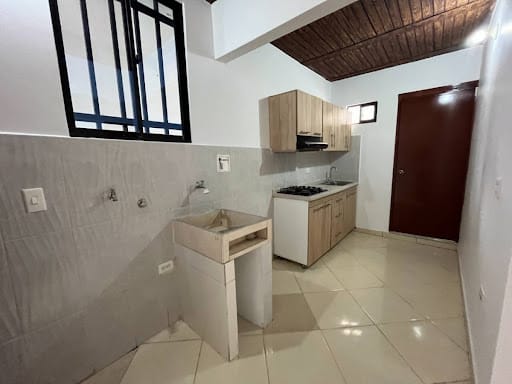 Apartamento de 2 alcobas en arriendo en San Isidro, Medellín, 40 m² · foto 2 de 8