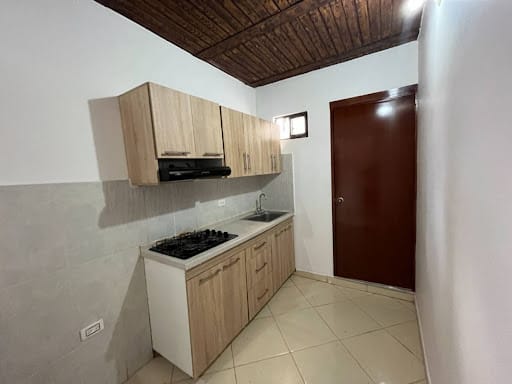 Apartamento de 2 alcobas en arriendo en San Isidro, Medellín, 40 m² · foto 3 de 8
